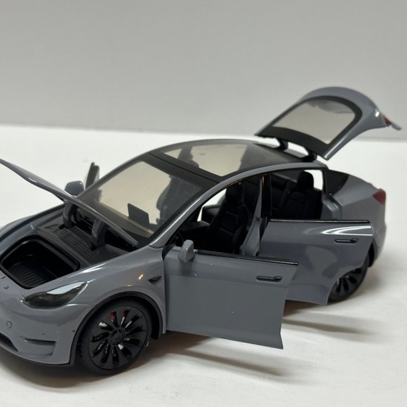 1:24 Tesla Model Y Diecast With Headlight & Taillight LED Gray - Picture 5 of 10